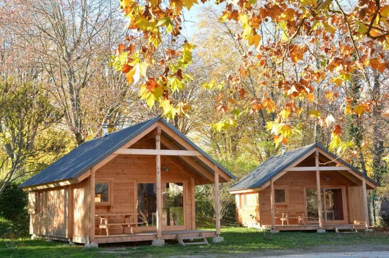 Camping Huttopia Divonnes les Bains chalet huren najaar herfstvakantie Frankrijk 768x511
