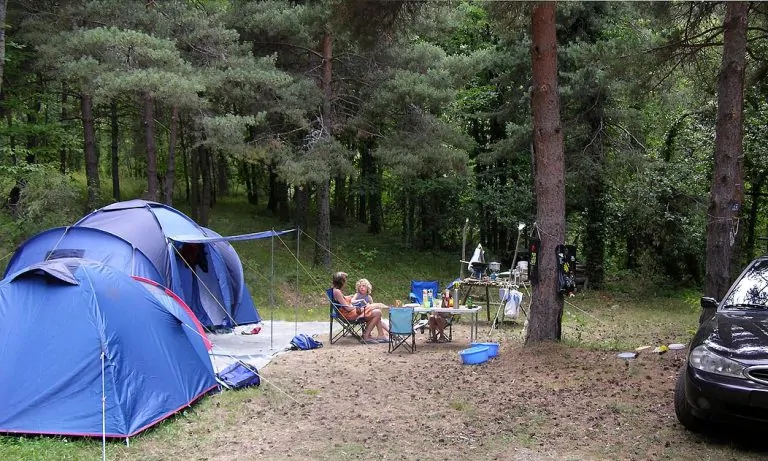 Camping le P Tit Bonheur staanplaatsen 768x461