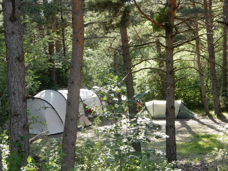 Camping Le Parc des Sérigons staanplaats 768x576