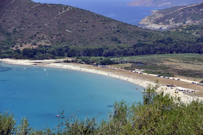 Camping Torraccia in Cargèse op Corsica zee 768x511
