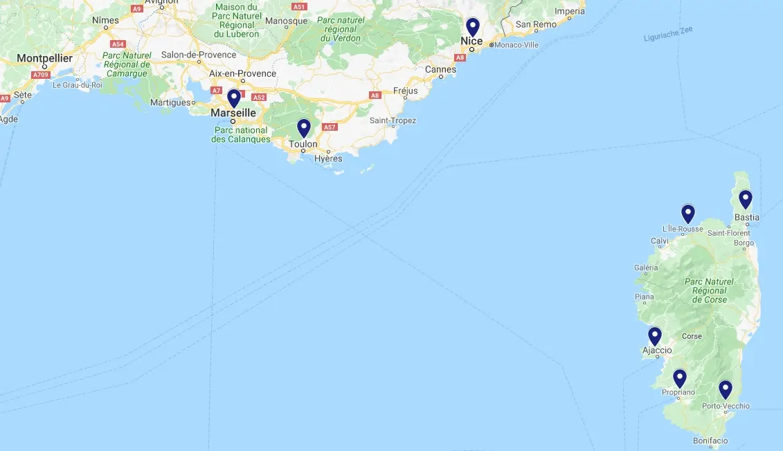Veerboten-havens-overtocht-van-Frankrijk-naar-Corsica