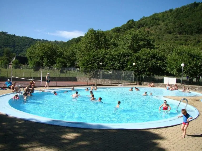 Camping La Rivière Aveyron zwembad 2 768x576