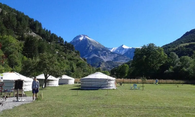 Camping Mandala yurt huren 768x461