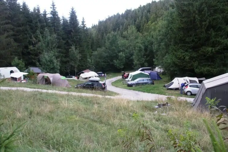 Camping La Favière staanplaatsen 768x512