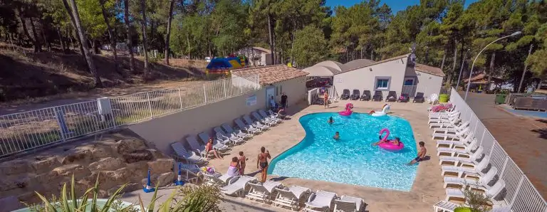 camping pinede en provence  768x298